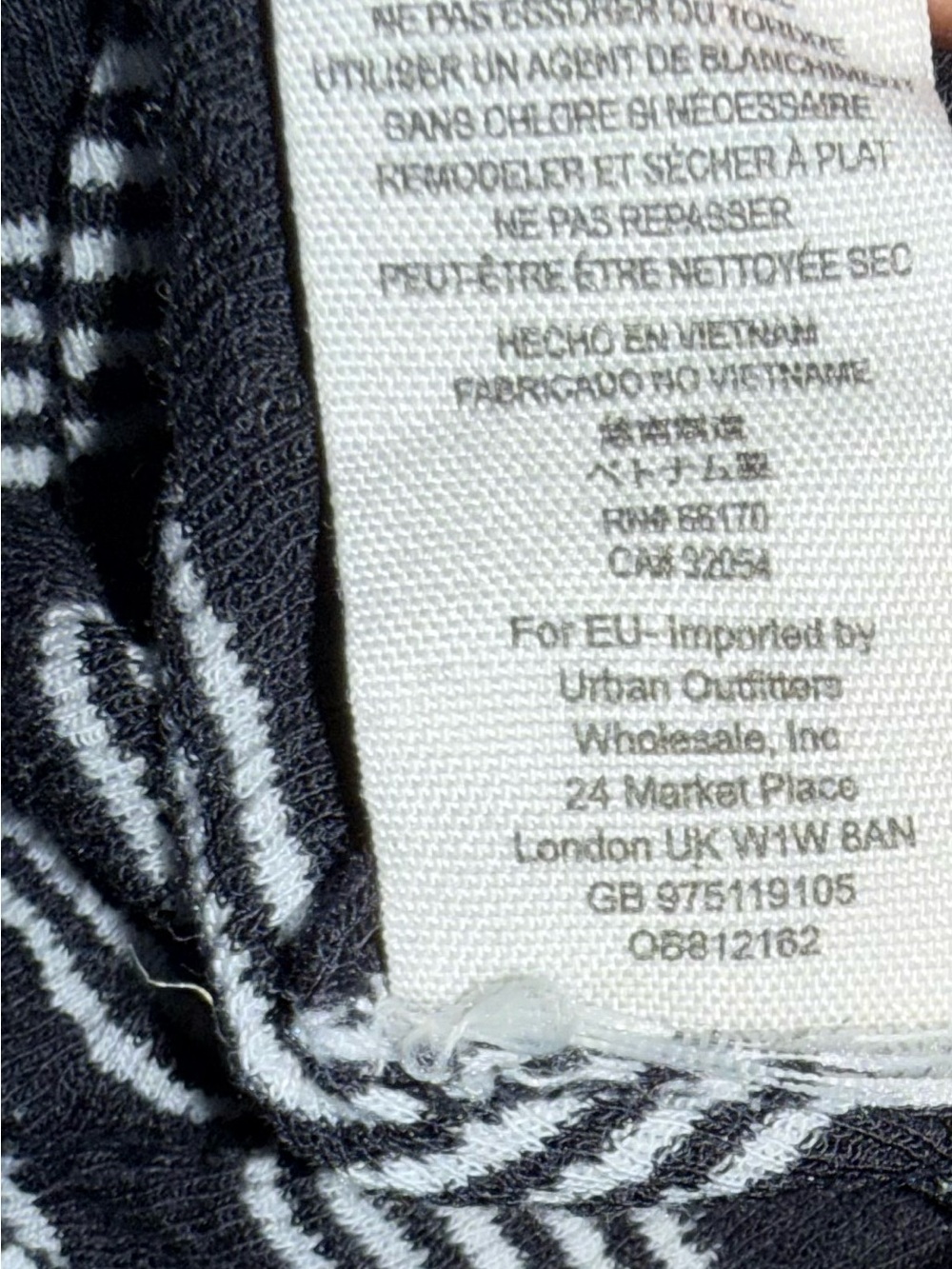 We The Free Black & White Lace-Up Striped V-Neck Top - Picture 5 of 5